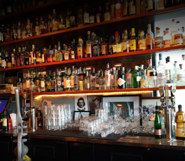 Russell’s Tavern