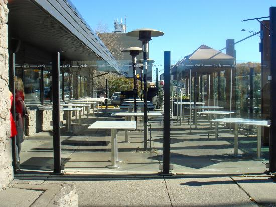 Earls – 16th Ave