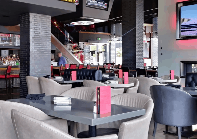 Shoeless Joe’s Sports Grill – Stock Yards