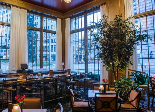 Oliver’s Lounge