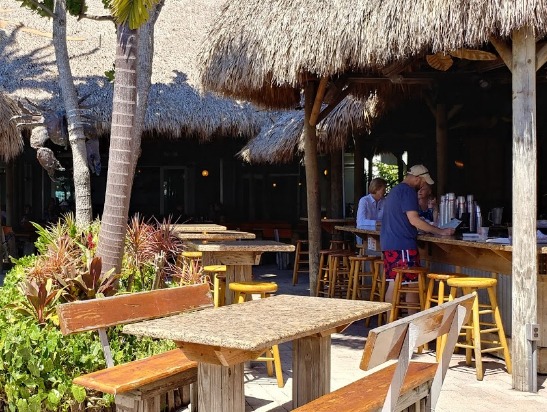 Monty’s Raw Bar