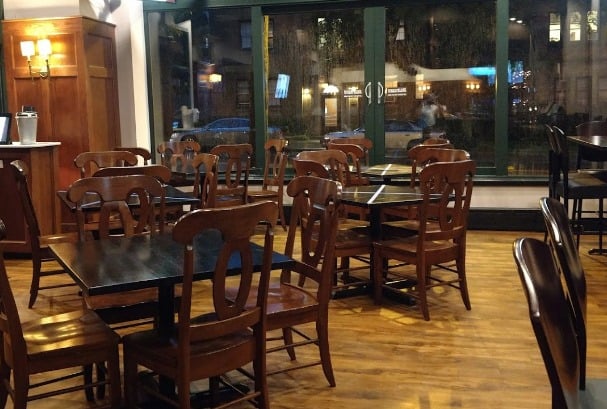 Harry’s Bar & Grill