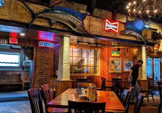 Trappers Fishcamp & Grill