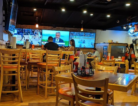 Hooters – San Mateo