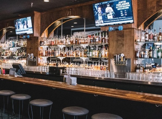 Williams Uptown Pub & Peanut Bar