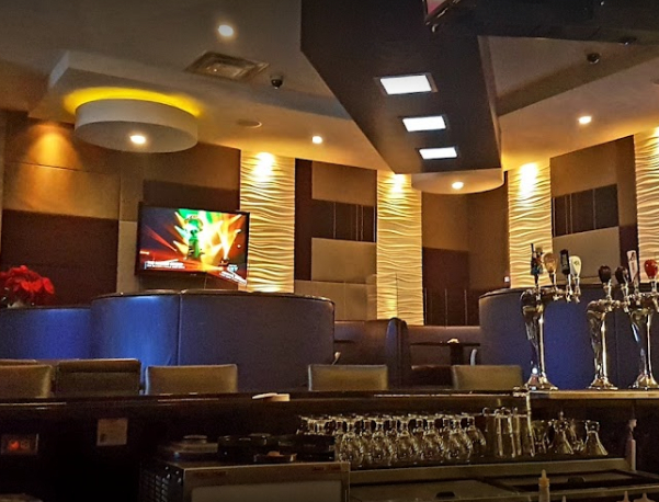 Moxies – Hunt Club