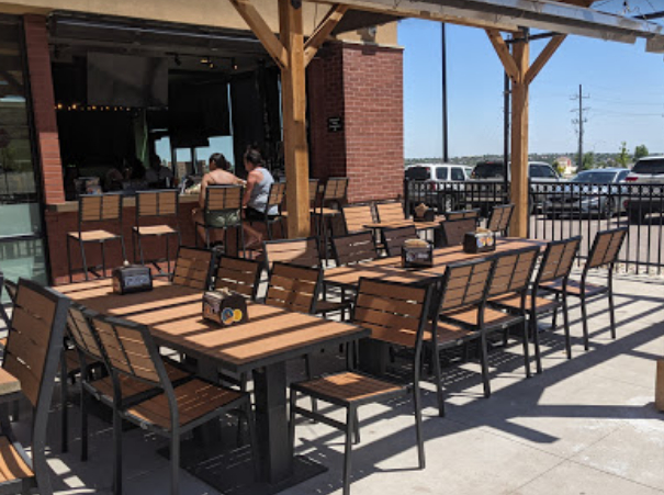 Parry’s Pizzeria & Taphouse – Powers Pointe