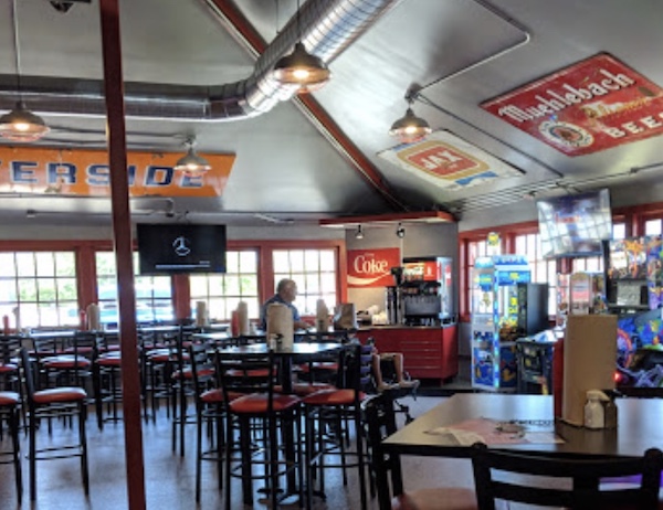 Smitty’s Garage – Riverside