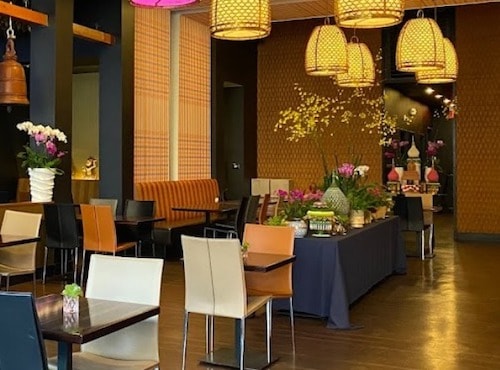 Lao Table