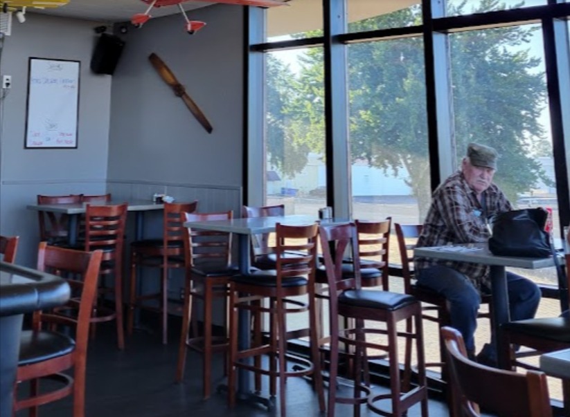Flight Deck Restaurant & Lounge