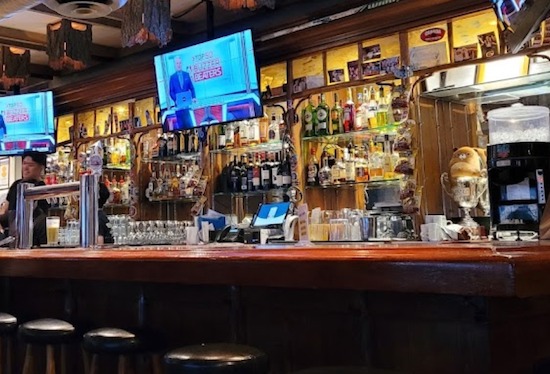 Flying Beaver Bar & Grill