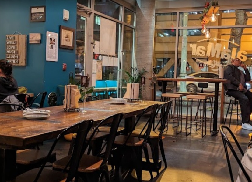 alaMar Kitchen & Bar